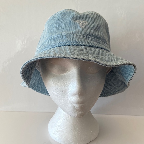 TNA Aritzia Sky Blue Denim Bucket Hat 100% Cotton - Picture 3 of 7